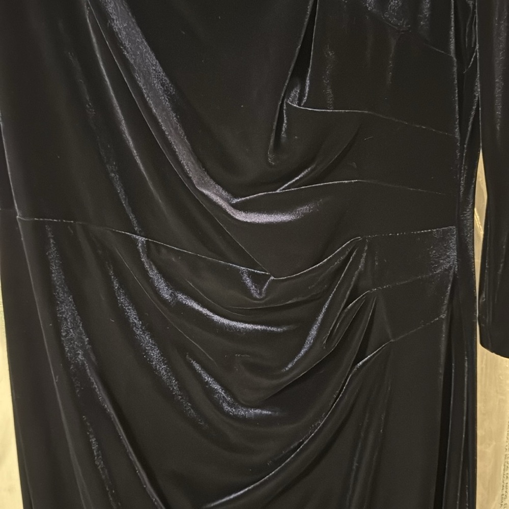 Jessica Howard Elegant Navy Blue Velvet Long Evening Gown Size 14 - Picture 7 of 12